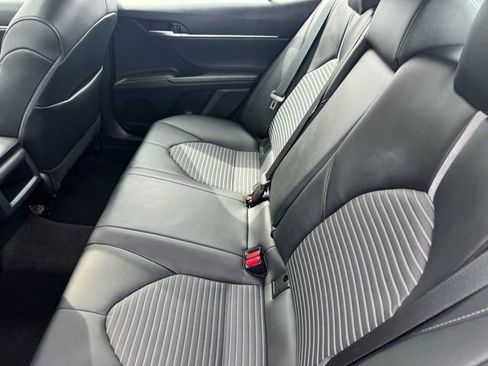 Used 2021 Toyota Camry SE w/ Cold Weather Package image 8