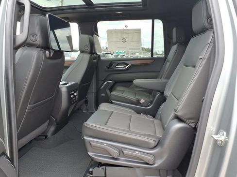New 2026 GMC Yukon XL Denali w/ Denali Reserve Package AWD/4WD image 15