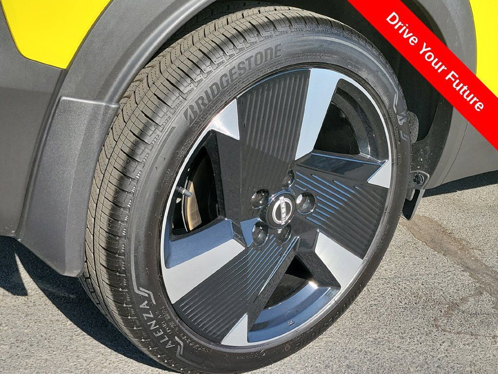 Used 2025 Nissan Kicks SR AWD/4WD image 30