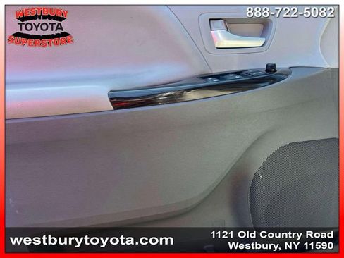 Used 2015 Toyota Sienna XLE w/ XLE Navigation Package image 19
