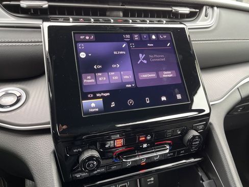 New 2025 Jeep Grand Cherokee L Altitude image 32