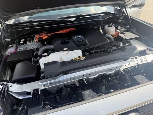 Certified 2025 Toyota Sequoia SR5 AWD/4WD image 27