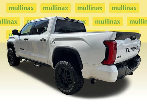Used 2022 Toyota Tundra SR5 w/ Convenience Package RWD image 3