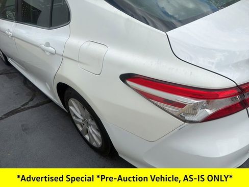 Used 2018 Toyota Camry LE image 13