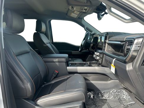 New 2026 Ford F250 Lariat w/ Black Appearance Package AWD/4WD image 44
