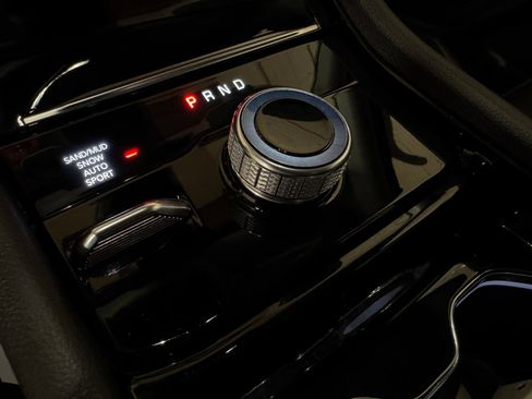 Used 2023 Jeep Grand Cherokee Limited AWD/4WD image 30