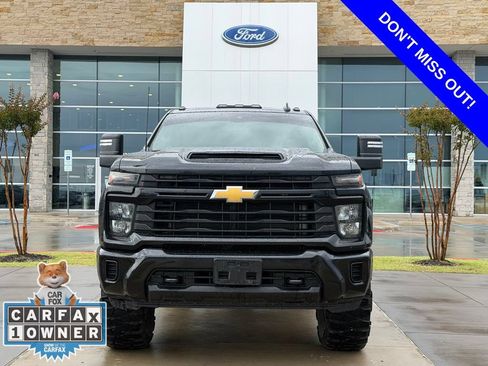 Used 2024 Chevrolet Silverado 2500 Custom w/ Custom Value Package AWD/4WD image 2