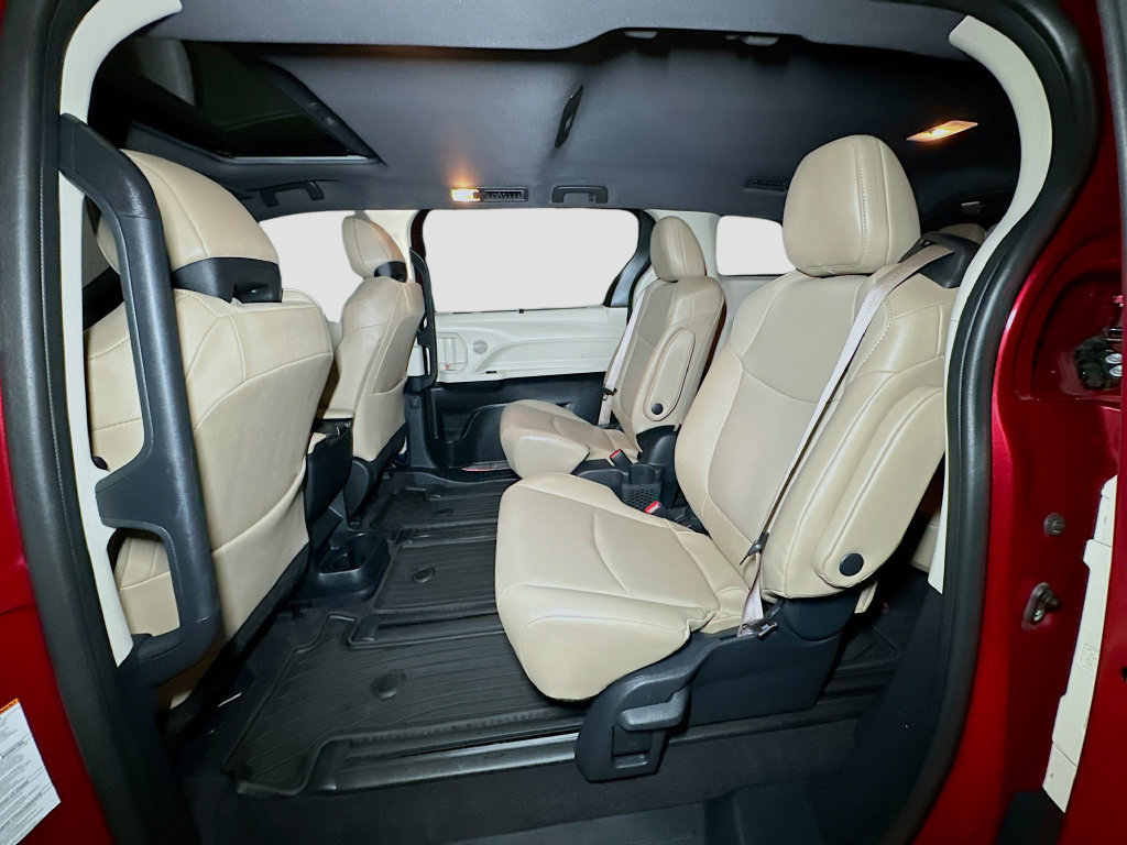 Certified 2023 Toyota Sienna XLE AWD/4WD image 29