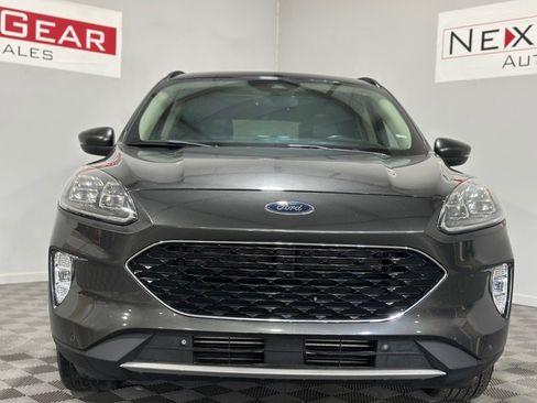 Used 2020 Ford Escape Titanium image 4