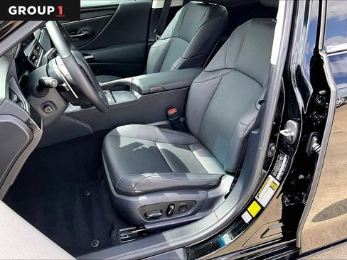 Used 2025 Lexus ES 350 w/ Premium Package FWD image 8