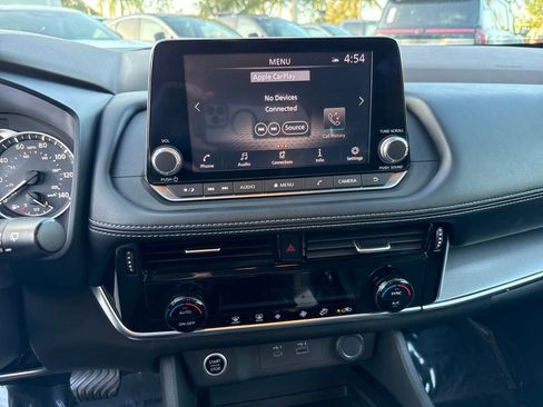 Used 2021 Nissan Rogue SV image 18