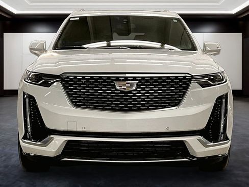Certified 2025 Cadillac XT6 Luxury image 2