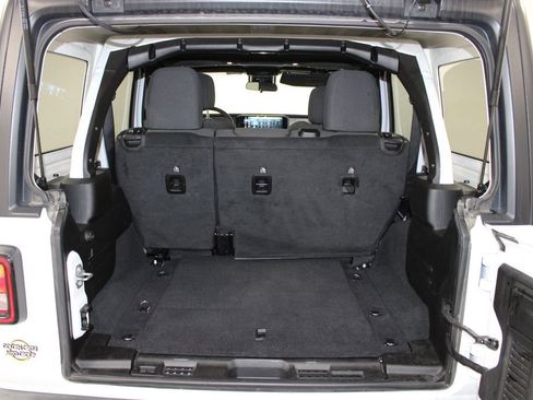 Used 2024 Jeep Wrangler Sport S image 14