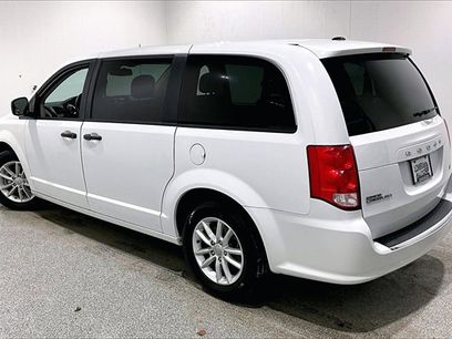 Used 2019 Dodge Grand Caravan SE w/ UConnect Hands-Free Group