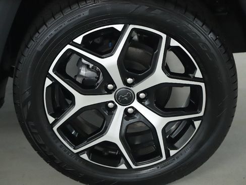 Used 2025 Jeep Compass Limited AWD/4WD image 39