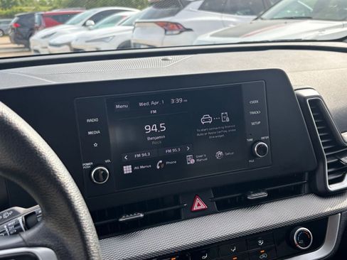 Used 2025 Kia Sportage LX image 20