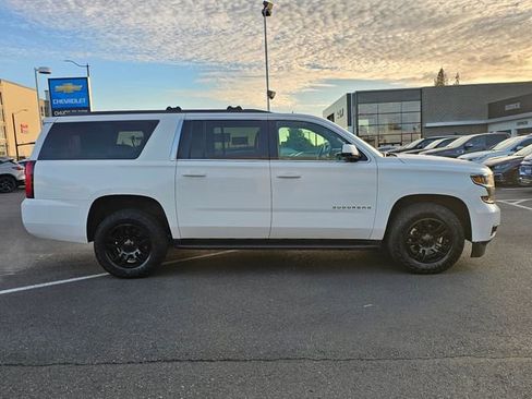 Used 2018 Chevrolet Suburban LT image 7