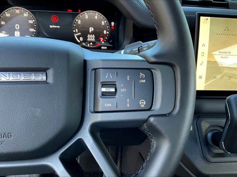 Used 2025 Land Rover Defender 130 S image 21