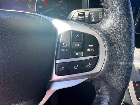 Used 2021 Ford Explorer XLT AWD/4WD image 19