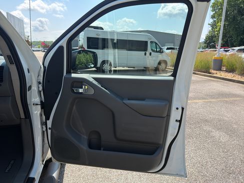 Certified 2018 Nissan Frontier SV w/ Value Truck Package RWD image 20