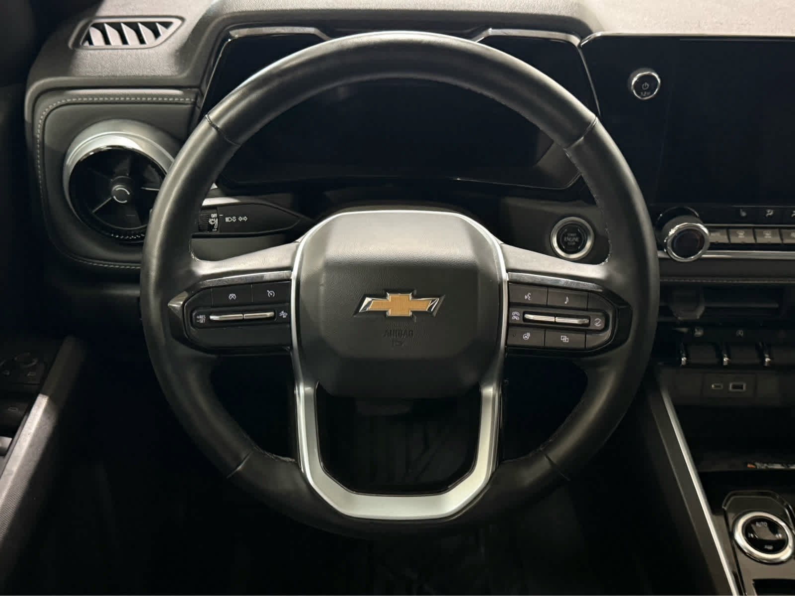 Used 2024 Chevrolet Colorado LT w/ LT Convenience Package III AWD/4WD image 17