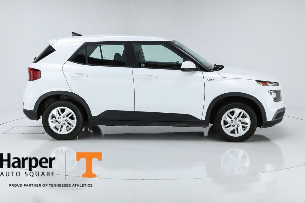 Used 2021 Hyundai Venue SE FWD image 10