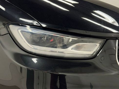 Used 2021 Chrysler Pacifica Touring w/ Cold Weather Group FWD image 15
