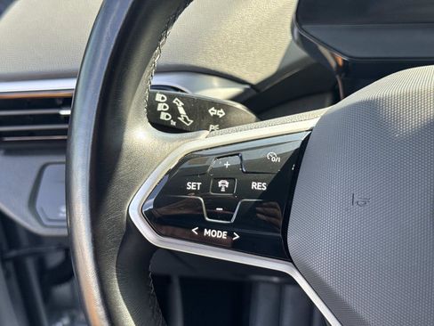 Used 2022 Volkswagen ID.4 Pro image 18