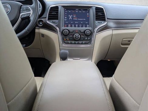Used 2018 Jeep Grand Cherokee Limited RWD image 16