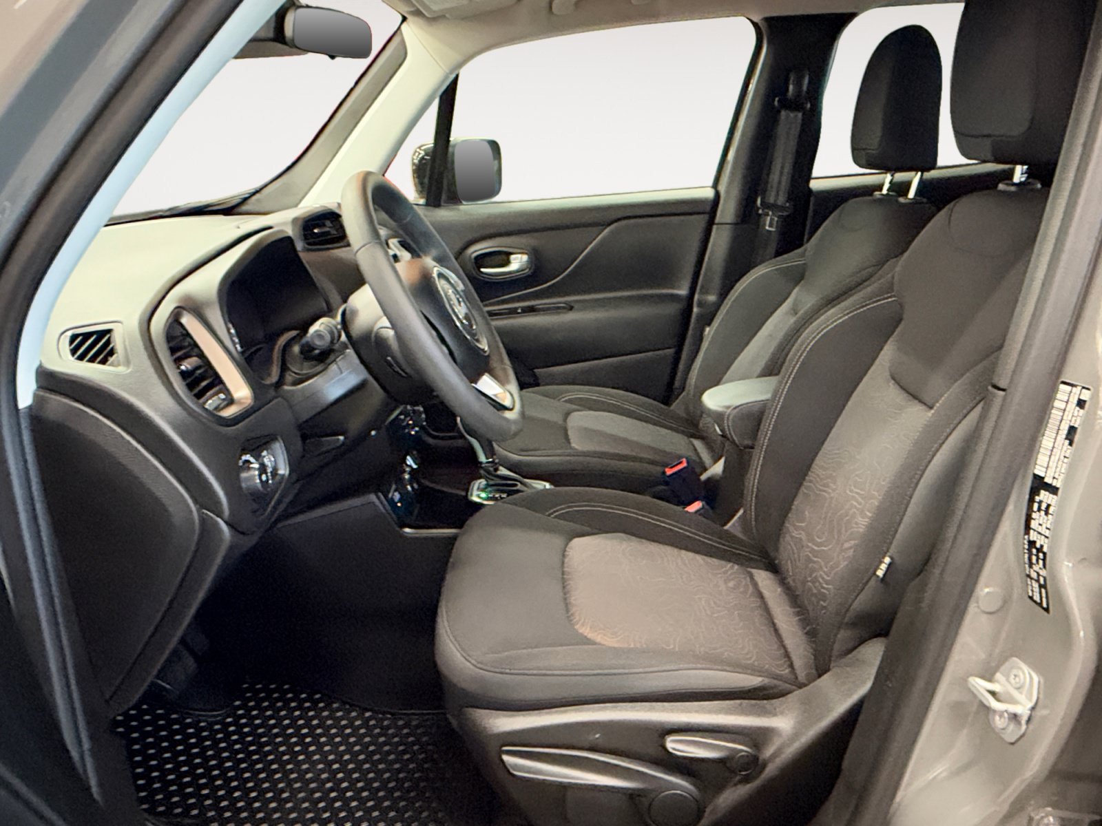 Used 2023 Jeep Renegade Latitude AWD/4WD image 24