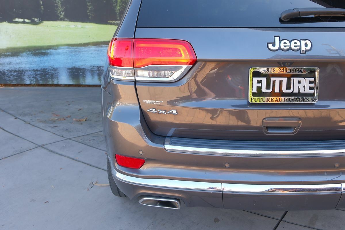 Used 2018 Jeep Grand Cherokee Summit w/ Skid Plate Group AWD/4WD image 40