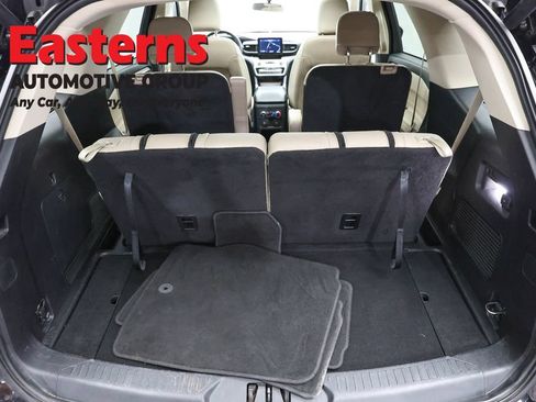 Used 2021 Ford Explorer XLT w/ Equipment Group 202A AWD/4WD image 9