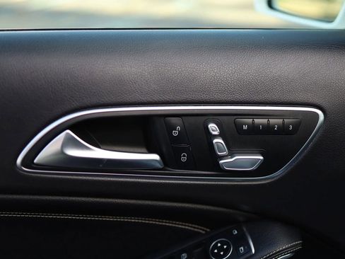 Used 2019 Mercedes-Benz GLA 250 image 11