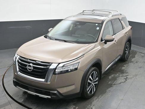 Certified 2024 Nissan Pathfinder Platinum w/ Cargo Package image 33