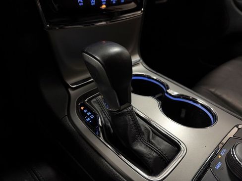 Used 2021 Jeep Grand Cherokee Limited image 21