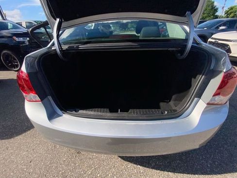 Used 2016 Chevrolet Cruze LT FWD image 4