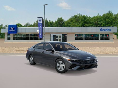 New 2026 Hyundai Elantra SE FWD image 2