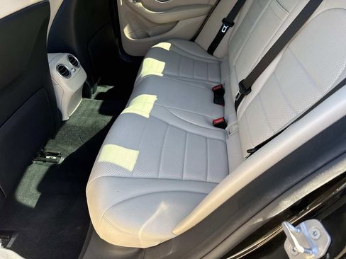 Used 2018 Mercedes-Benz C 300 Sedan image 16