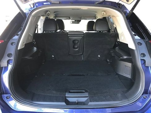 Used 2017 Nissan Rogue SL image 9