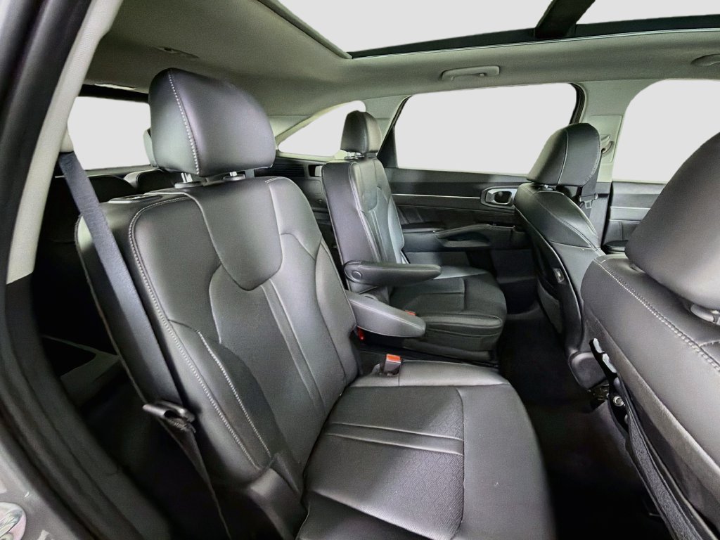 Used 2023 Kia Sorento SX FWD image 32