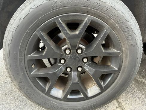 Used 2020 GMC Yukon SLE w/ SLE Value Package image 24