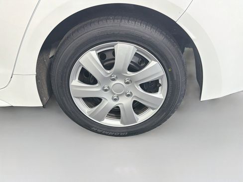 Used 2024 Toyota Corolla LE FWD image 11