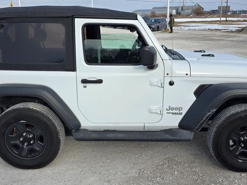 Used 2018 Jeep Wrangler Sport image 2