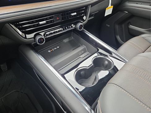 New 2026 Chevrolet Tahoe High Country w/ Sun And Tow Package image 25