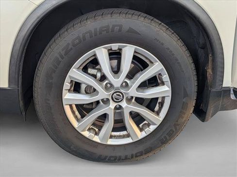 Used 2020 Nissan Rogue SV FWD image 21
