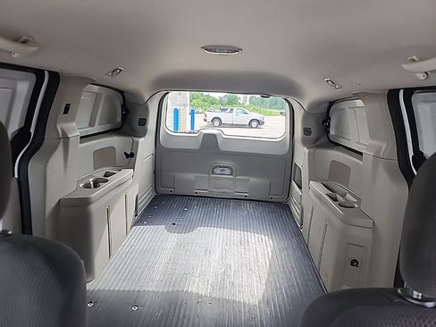 Used 2014 RAM C/V Tradesman FWD image 21