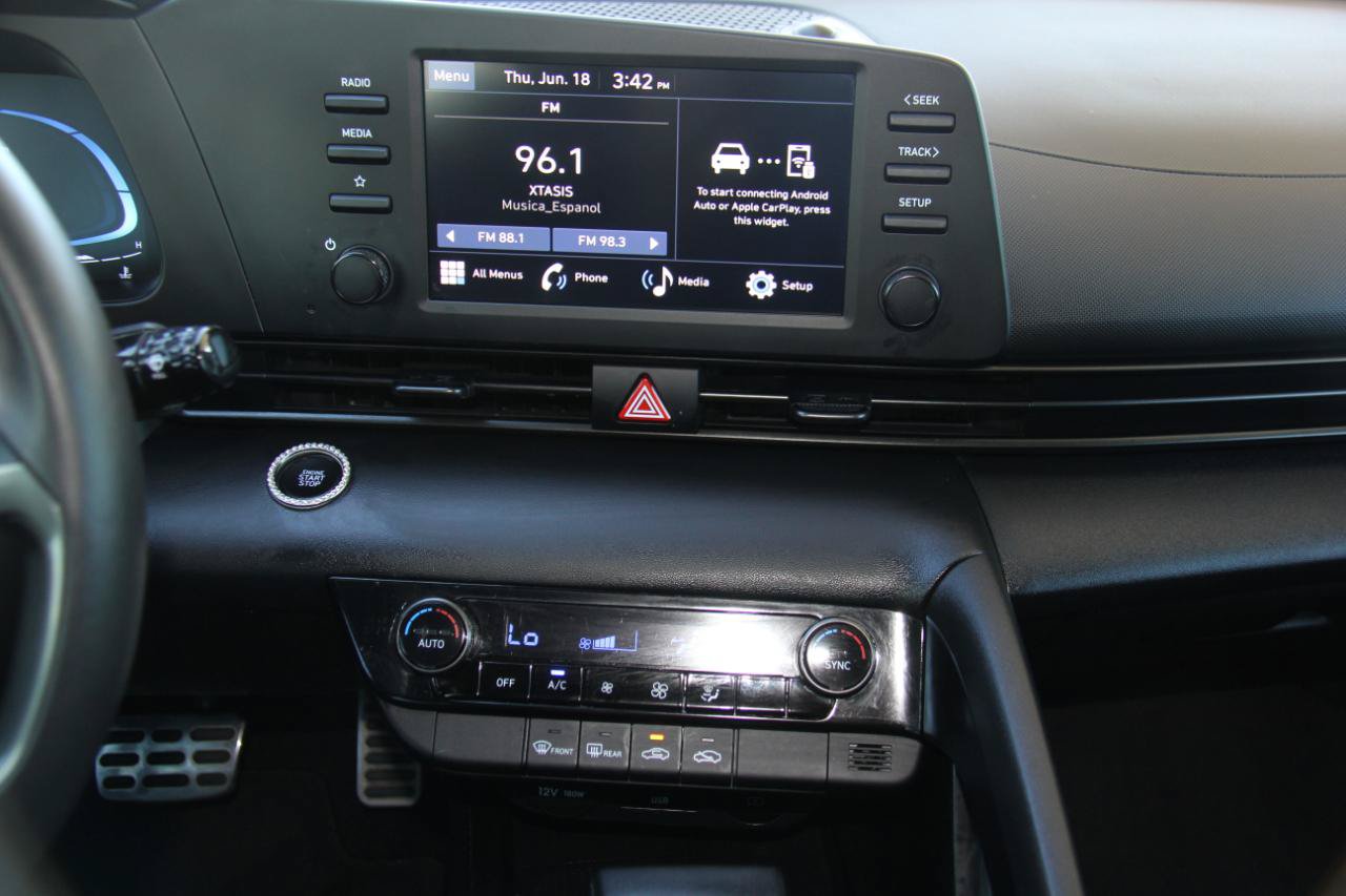 Used 2025 Hyundai Elantra Sport FWD image 15