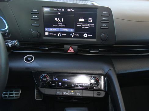 Used 2025 Hyundai Elantra Sport FWD image 15