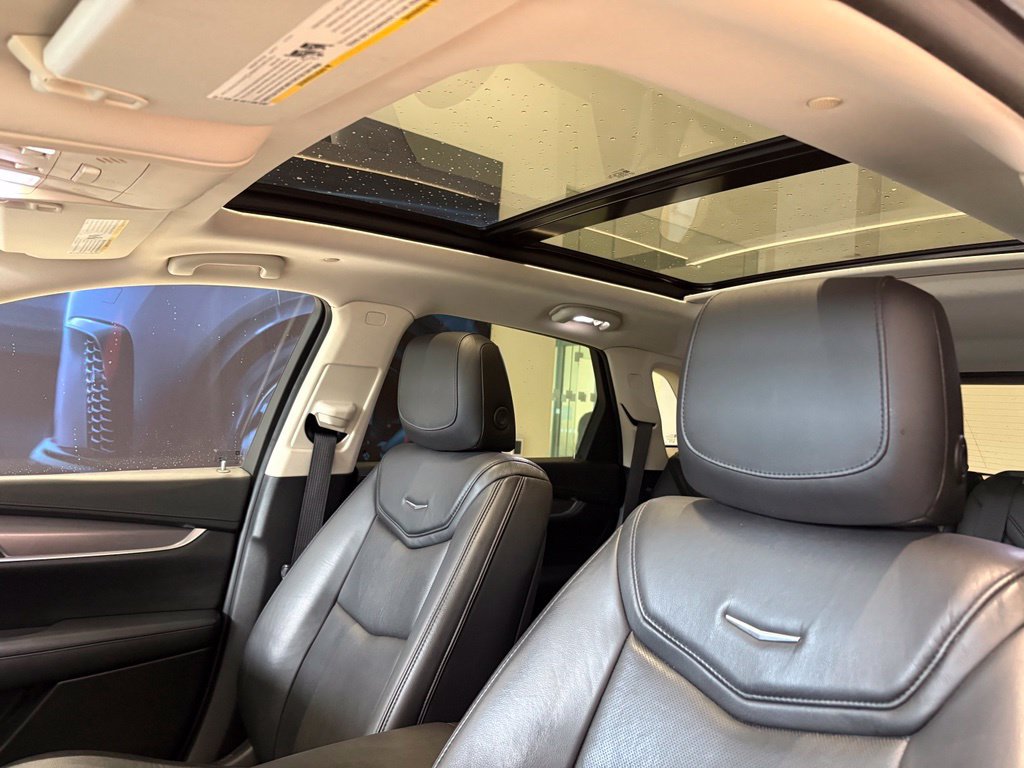 Used 2018 Cadillac XT5 Luxury w/ Driver Awareness Package AWD/4WD image 14
