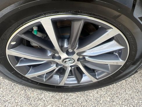 Used 2019 Toyota Highlander XLE AWD/4WD image 43